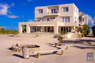 Image de Waterfront 6 Br Villa & Private Pool
