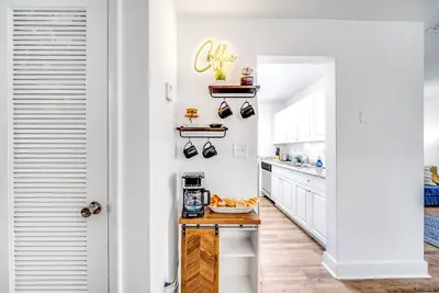 Image de Condo in Peaceful Area - Palm Wave Says