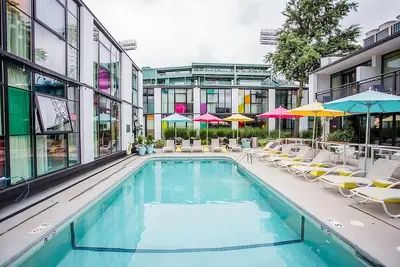 Image de Boston Getaway! Minutes from Boston Tea Party Ship & Museum! Pets Allowed, Pool!