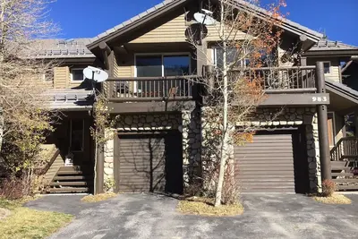 Image de Cozy Modern Condo in Snowcreek V Development