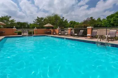 Image de Zilker Metropolitan Park Tour! 4 Spacious Units w/ Free Parking, Outdoor Pool!
