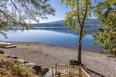 Image de Lakefront condo w/great views & shared pool/hot tub/sauna/game room - Bay Point Lake Haus