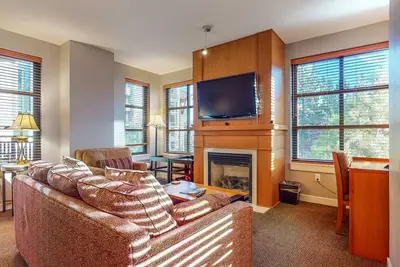 Image de Pet-Friendly Suite in Luxury Hotel. Across The Village, Ev Charging Station