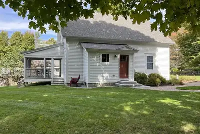 Image de Uptown Charmer, Meredith near Winnipesaukee!