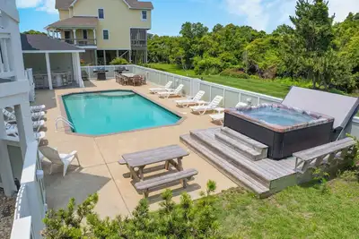 Image de Summer Savings - Premier Semi-Oceanfront Dog Friendly w/ Pool, Hot Tub, Elevator