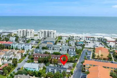 Image de 2 Blocks from the Beach: The Coquina Cottage