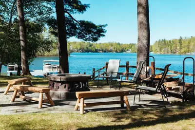 Image de Lakefront Resort Retreat-Pontoon & Sup Rentals