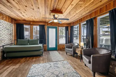 Image de Modern Rustic | Spider Lake | Pontoon Rentals