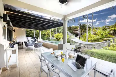Image de Lake House - Pool - King Beds - Next to Beach Club