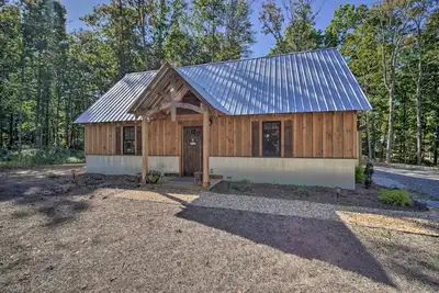 Image de Stunning Cabin Getaway w/ Private Hot Tub!