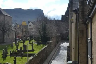 Image de Next to the Palace and Royal Mile with parking