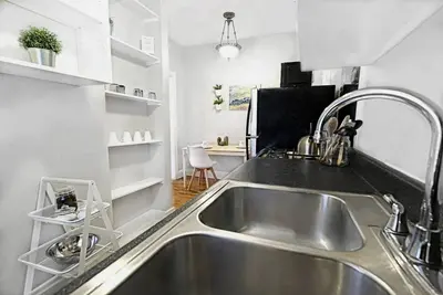 Image de {Trendy City Flat} + Arboretum Tickets Included