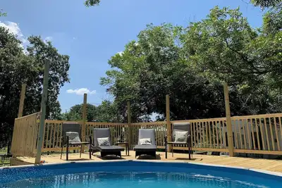 Image de Swimming Pool, Hot Tub, Sauna, Pickleball, Game Room, Poker Room, Bbq, Longhorns