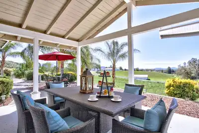 Image de Private Country Style Estate with Private Vineyard