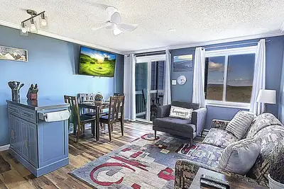 Image de Ml 156: Summer vibes and mountain air! With refreshing A/C throughout!