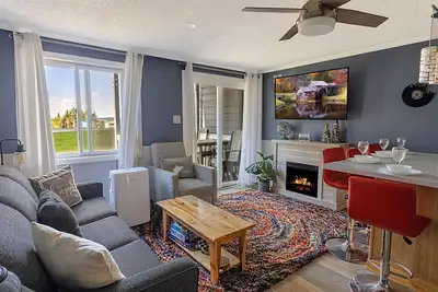 Image de Ml 108 - Stunning summer oasis! Perfect for your next biking getaway!