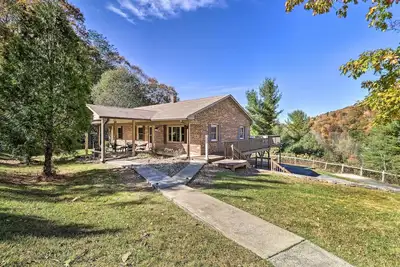 Image de Welcoming Boone Getaway Near Hiking + Skiing!