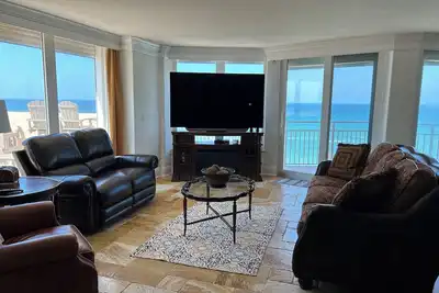 Image de Luxury 8th Floor Beachfront Condo in Daytona Beach Shores - No Drive Beach!