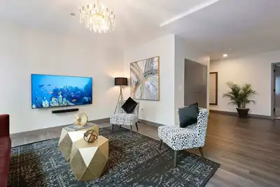 Image de Urban Retreat: 2br, Resort Amenities, Downtown