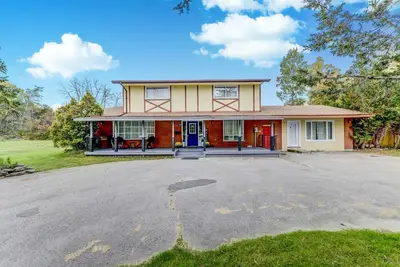 Image de Amazing 5 bedroom, swim spa, river, close to Batawa Ski Hill