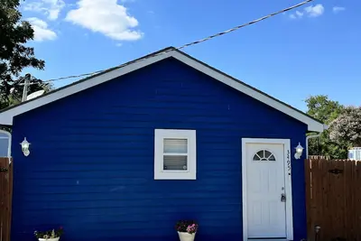 Image de Small Cozy Quite House