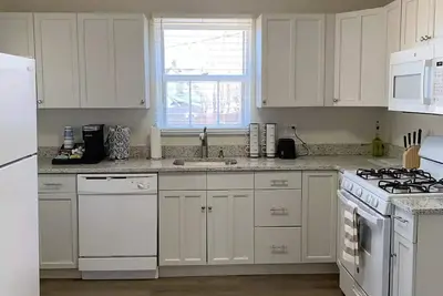 Image de Cozy and Centrally Located 19th Century Home