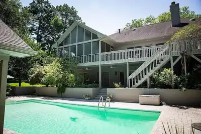 Image de 7-Bedrooms Open Concept, 6 Bathrooms, Pool/HotTub-CopperCreek Tennis & FortMoore