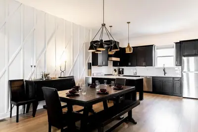 Image de Diamond Retreat Townhome 7 Beds 3 mi to Downtown