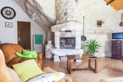 Image de Maison troglodyte unique dans la vallée de la Loire!