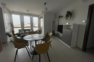Image de Appartement de vacances \"Piso Palacio\" avec vue sur la mer, terrasse et Wi-Fi.