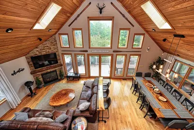 Image de Beautiful House with Large Game Room, Short Drive to Silver Lake & White Lake