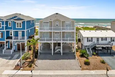 Image de Oceanfront Luxury Home with Incredible Panaramic Views & Elevator