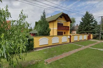 Image de Maison de vacances Balatonfenyves pour 1 - 16 personnes avec 6 chambres à coucher - Maison de vacanc
