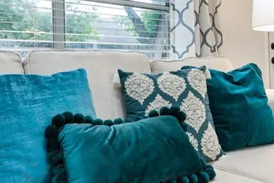 Image de Super Cozy Entire House. Close to Everything