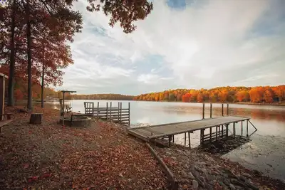 Image de Lakehouse with Hot Tub - Near Shawnee Forest