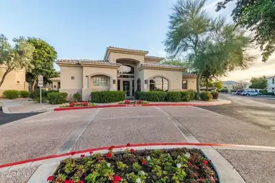 Image de Ground Level 1Story☀️Beautiful Scottsdale Luxe☀️Heated Pool+Spa+Gym+2 Car Garage