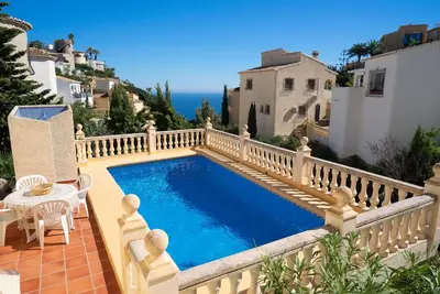 Image de Maison de vacances privée avec Wifi, climatisation, piscine privée, Tv, terrasse, vue panoramique