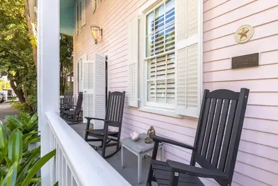 Image de The Pinder House: Historic Charm w/ Pool, Steps from Duval St & the Seaport