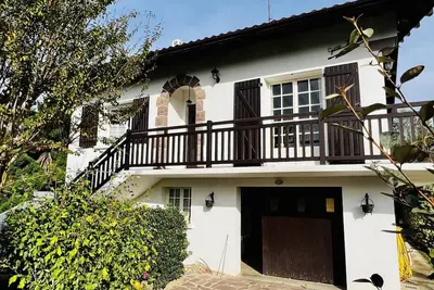 Image de Maison T4 à Cambo-les-Bains: 5 couchages, jardin arboré, balcon, cheminée, animaux acceptés, Wi-Fi fibre