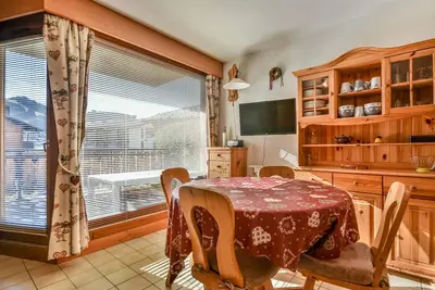 Image de Studio calme avec cabine, terrasse et parking – Centre des Gets à 2 pas, 4 pers.