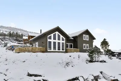 Luxury chalet at the ski slope (Ski In \/ Out)