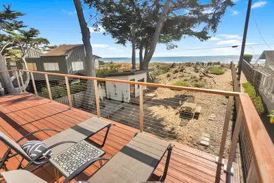 Image de Custom Beach Front Property