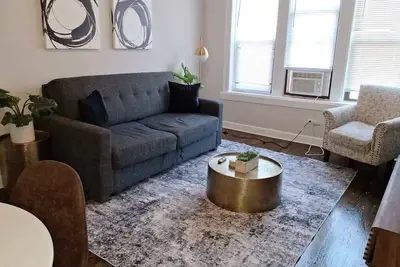 Image de 2br Lively & Chic Apartment close to Shops