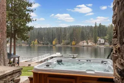 Image de Modern Shoreline |  Waterfront on Spokane River