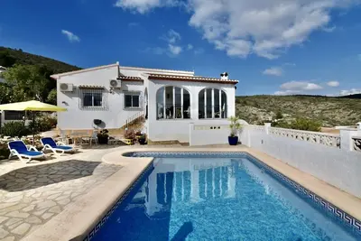 Superb 3 bed villa, private pool, stunning mountain views. Alcalalí Jalon Valley