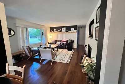 Image de The “Finest” Cozy  Lake Town Hideaway!