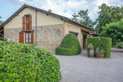 Image de Villa spacieuse avec grande piscine au calme avec vue.