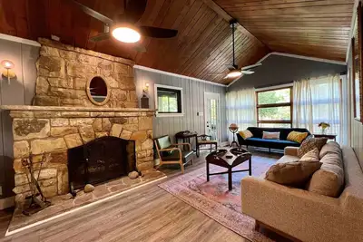 Image de Nate's Cabin at Water's Edge