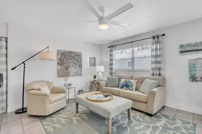 Image de High speed Internet, Downtown, Beach Items & More