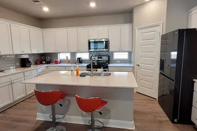 Image de 3br house by Lake Pflugerville, 5 min to waterpark & 30 min to downtown Austin